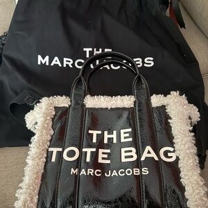 Marc Jacobs Small The Traveler Tote Bag Black and white ‘22